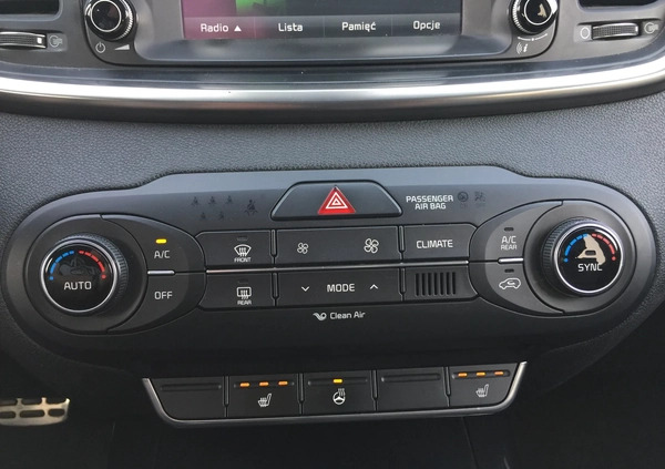 Kia Sorento cena 59901 przebieg: 414000, rok produkcji 2015 z Myszyniec małe 191